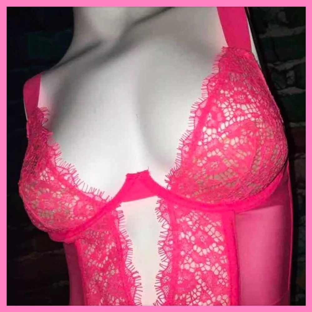 HOT PINK!